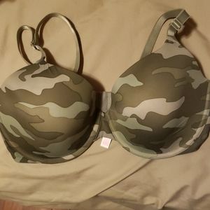 Victoria Secret PINK camo bra